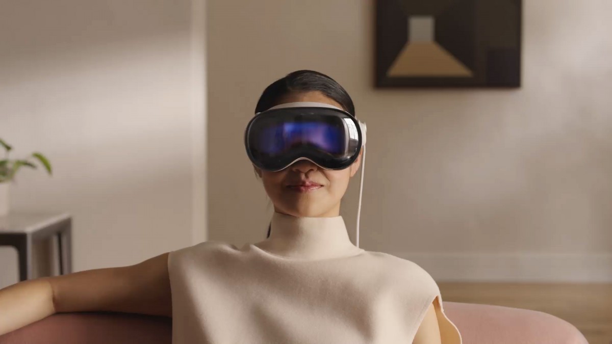 Apple Vision Pro ra mắt: Kính thực tế ảo AR có chip xử lý, hệ điều hành tối ưu cho trải nghiệm thị giác, giá gần 100 triệu đồng