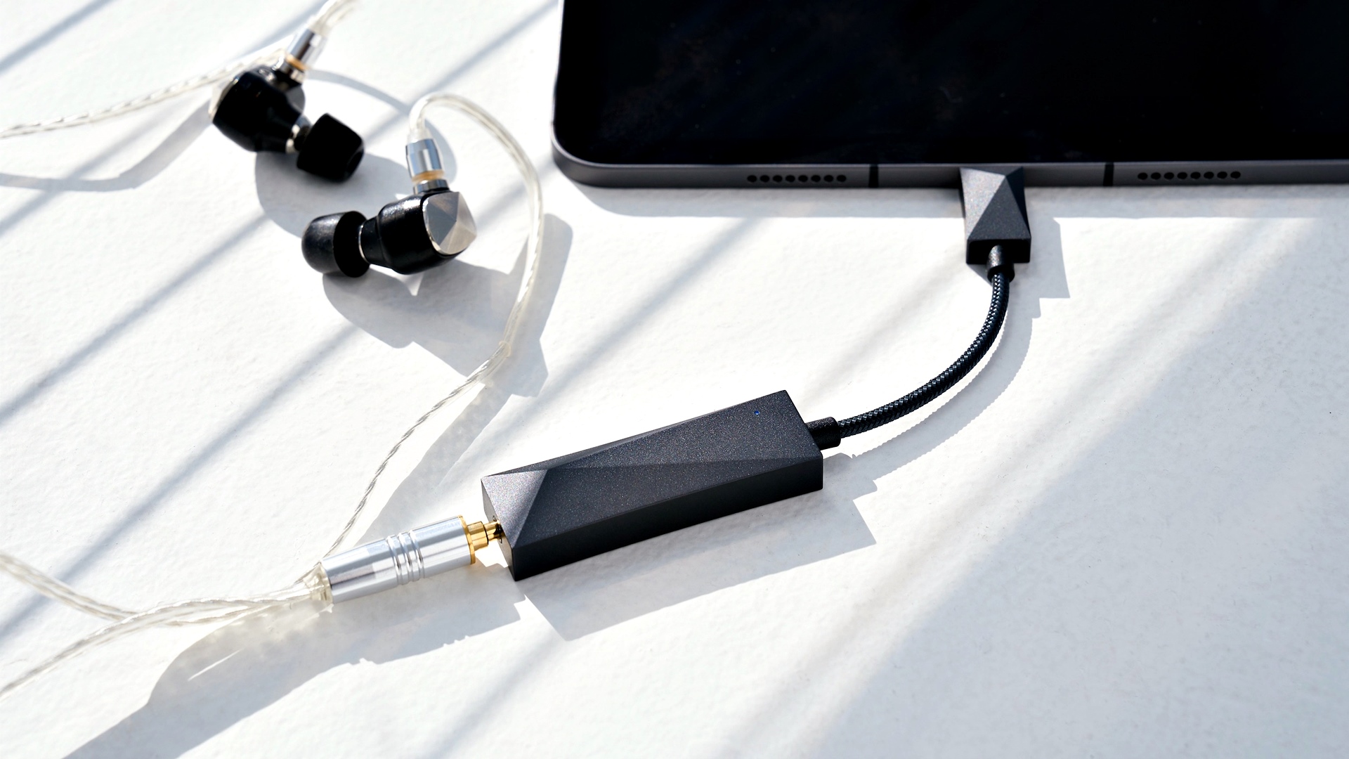 Astell & Kern USB DAC HC3 ra mắt, tích hợp microphone, giá 4,5 triệu đồng