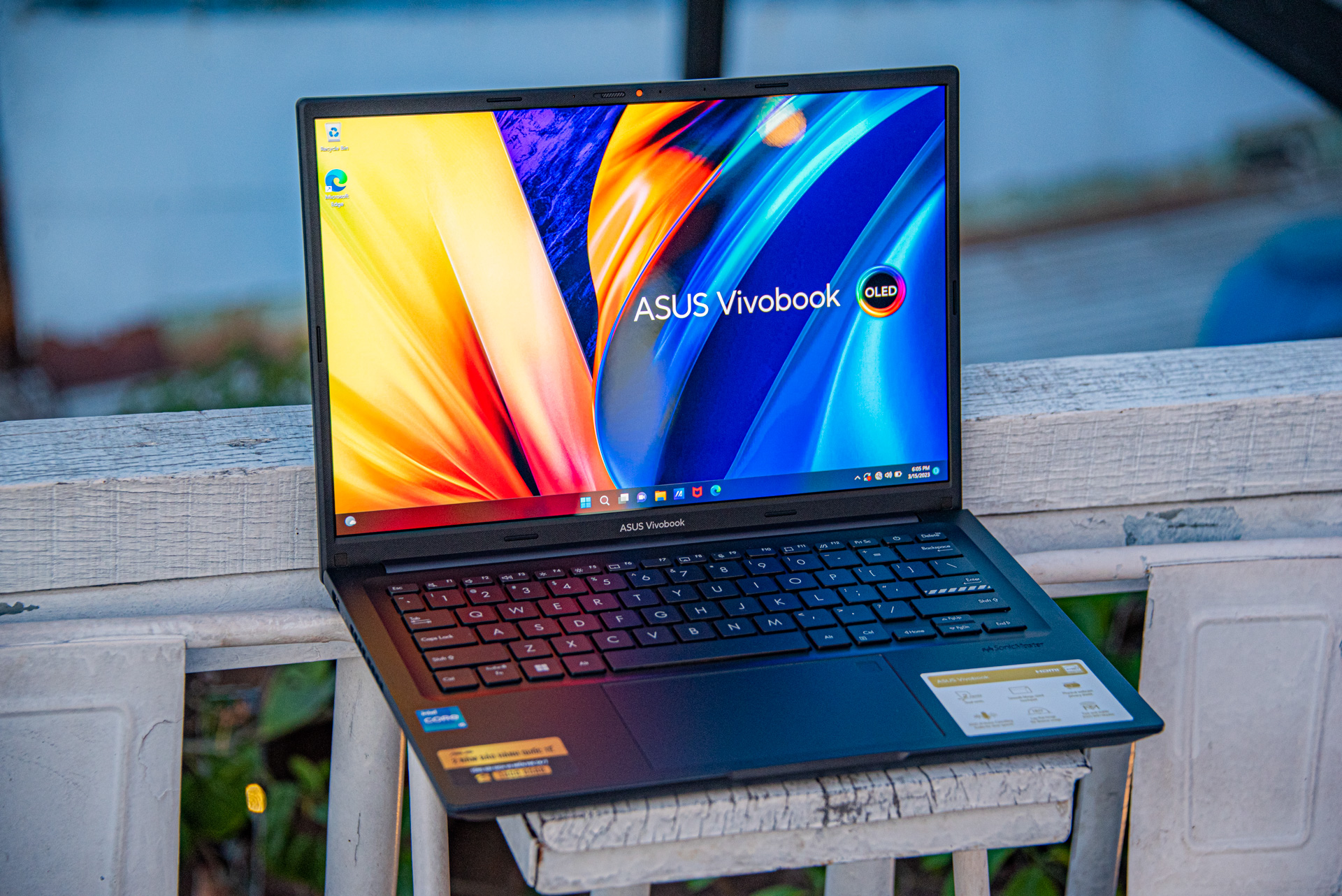 Trên tay ASUS Vivobook 14 OLED: Laptop sinh viên chất lượng, đáng sở hưu