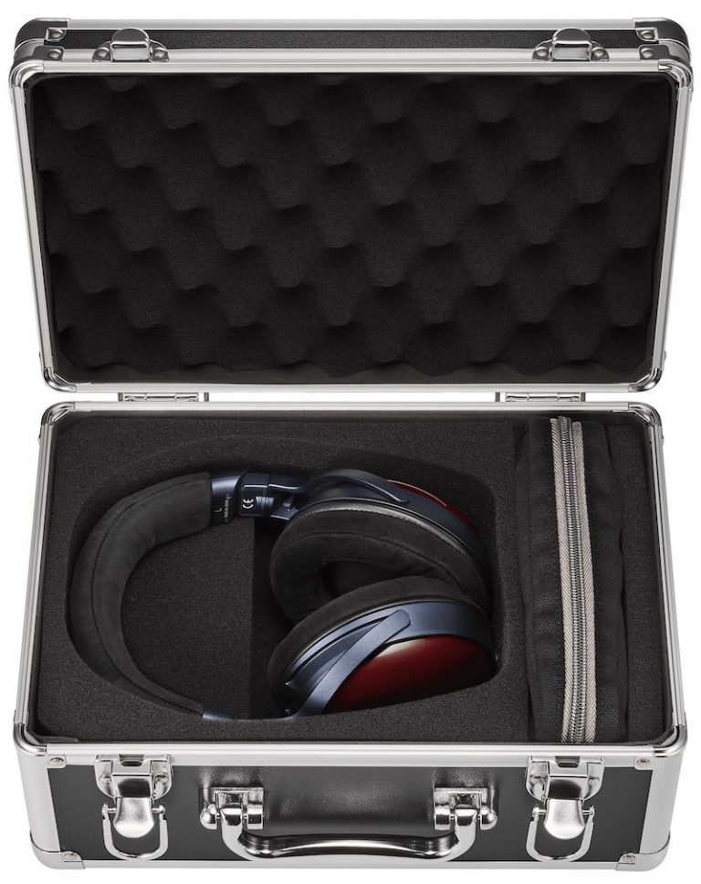 Audio-Technica ATH-AWX7000 Media LAB 6.jpg