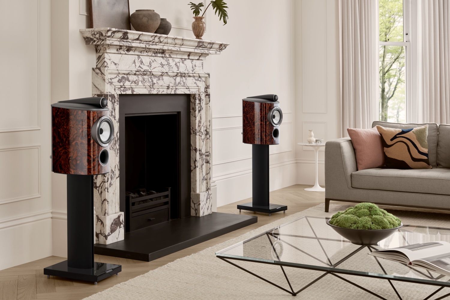 Audio_LAB_High--B&W - 805 D4 Signature California Burl Gloss - Lifestyle 6.jpeg