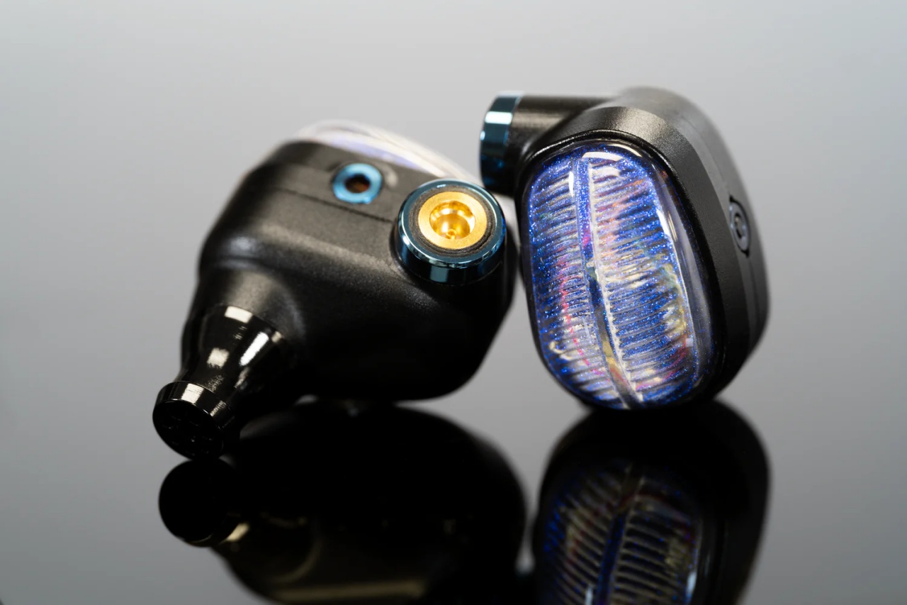Campfire Alien Brain - Chiếc tai nghe in-ear hybrid với cái tên siêu lạ và thiết kế hybrid 5 driver