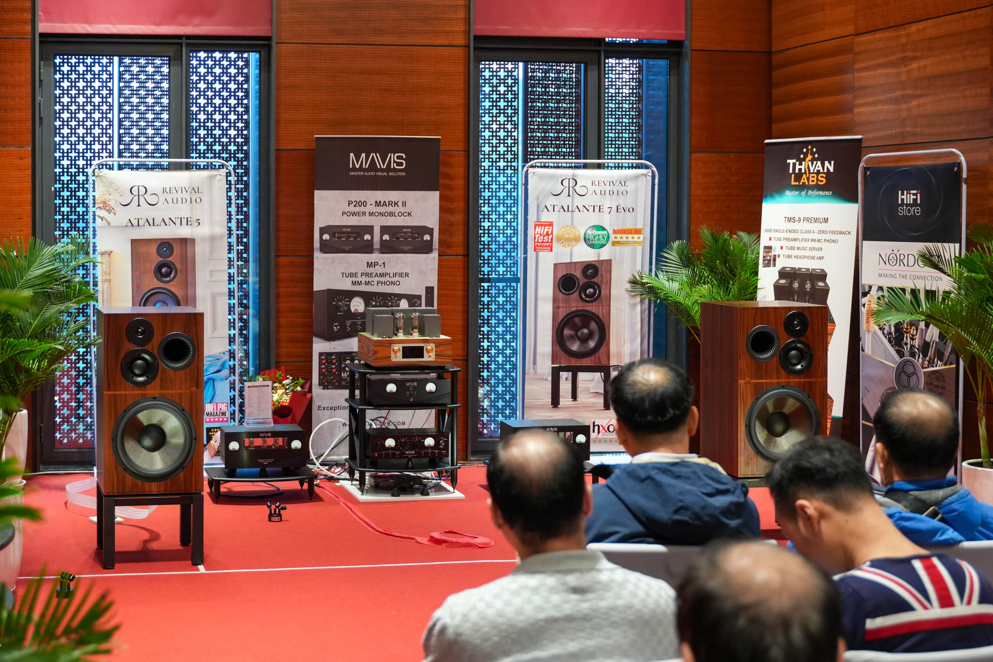 [AV Show Hà Nội 2025] Trải nghiệm chất âm Pháp đến từ Revival Audio cùng khuếch đại đèn Mavis Lab và ThivanLabs