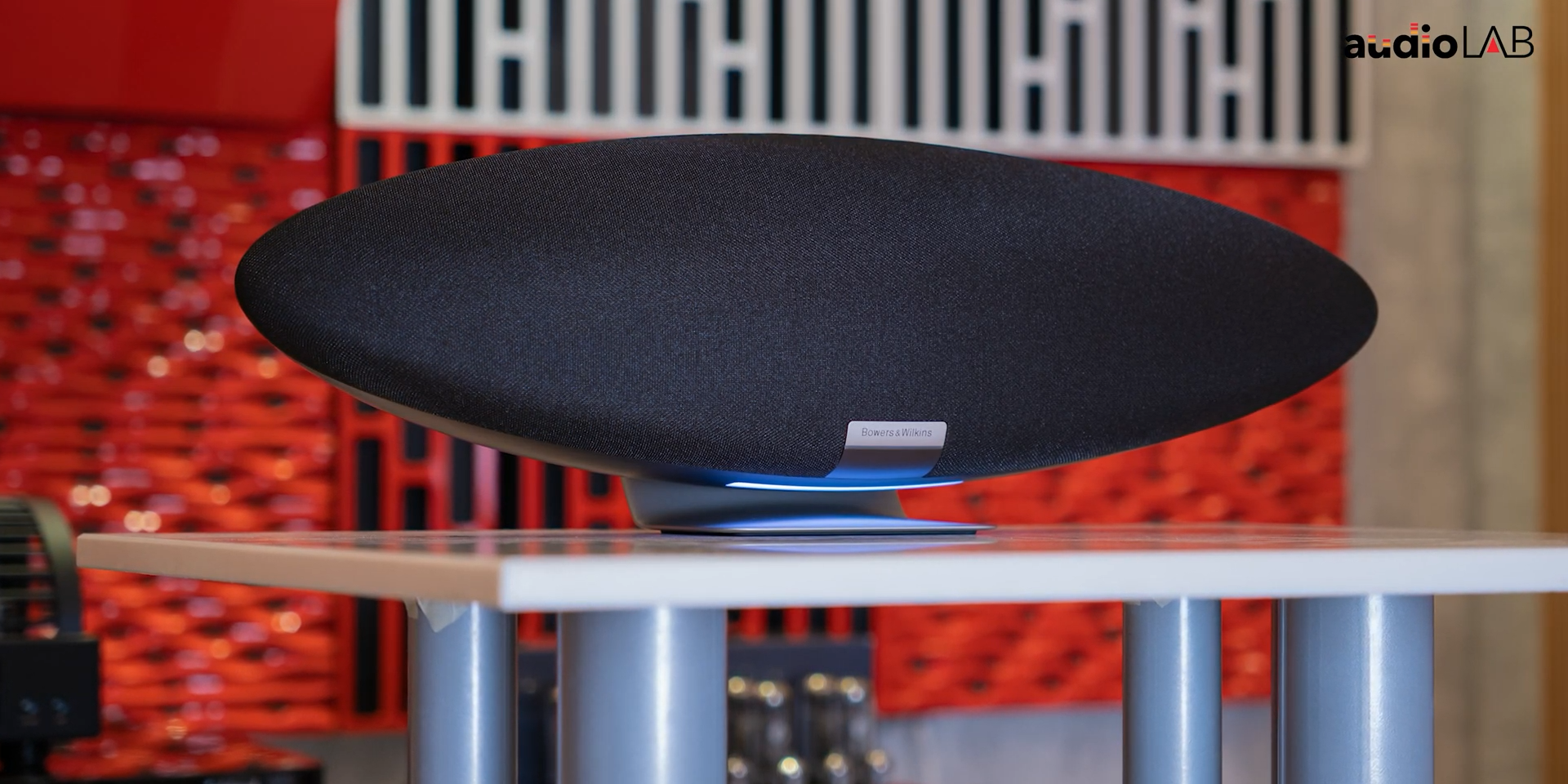 Bowers&Wilkins Zeppelin 2022 - Loa Hi-end không dây đúng nghĩa, lơ lửng thú vị