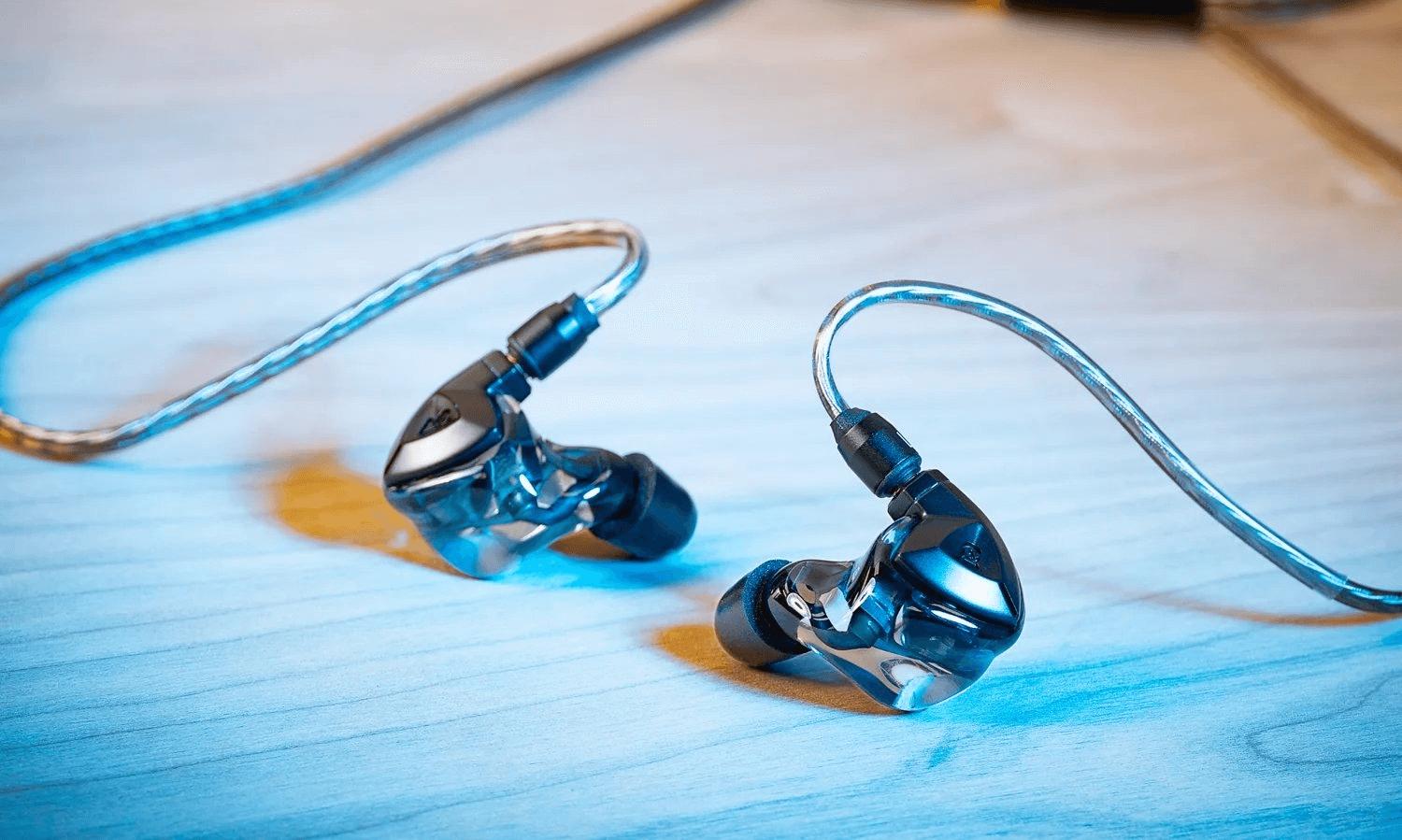 Campfire Audio kết hợp với Nine Inch Nails ra mắt tai nghe IEM Clara