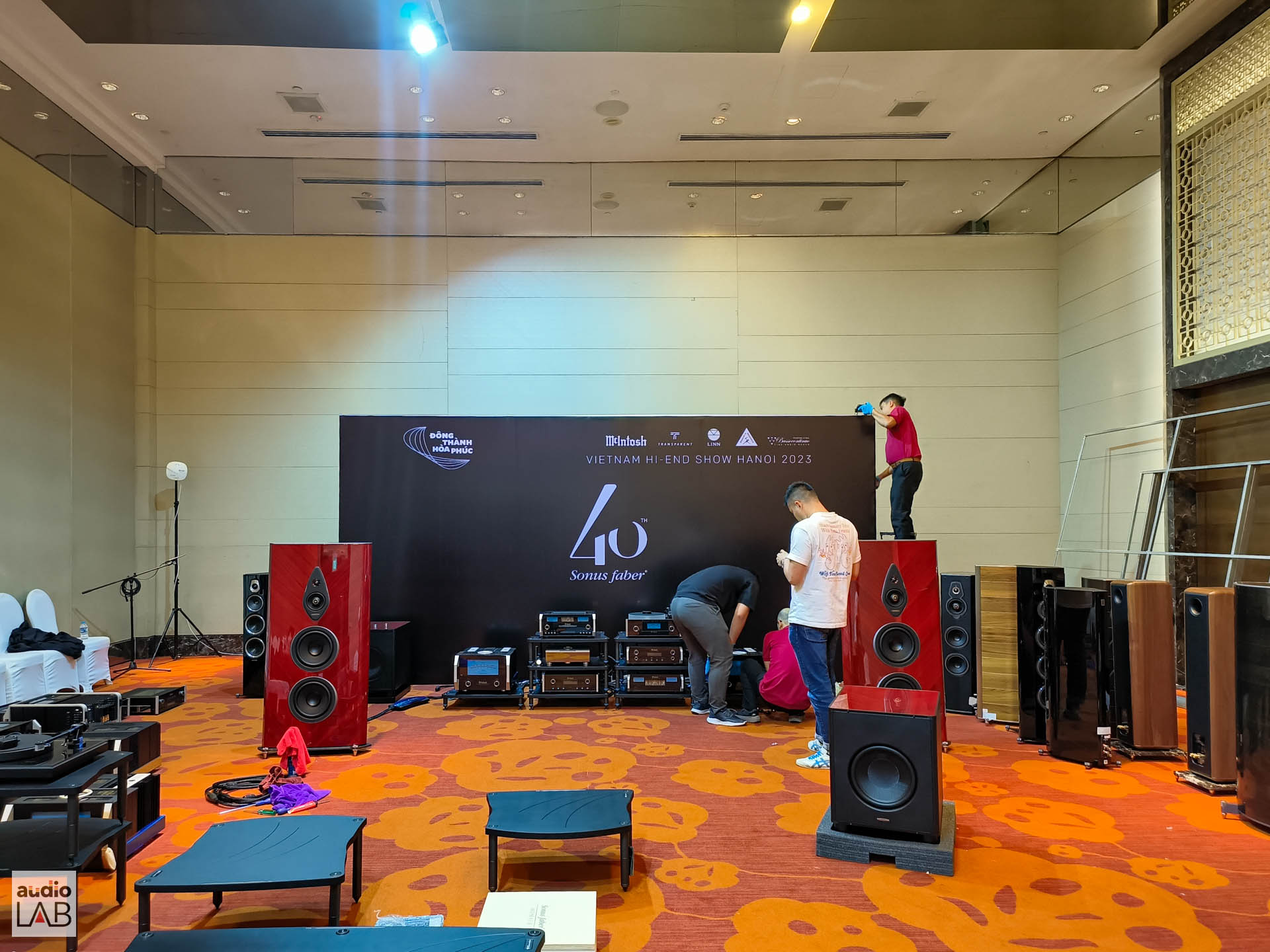 Cong-tac-chuan-bi-trien-lam-am-thanh-trieu-do-viet-nam-hi-end-show-2023-ha-noi-audio-lab (1 of...jpg