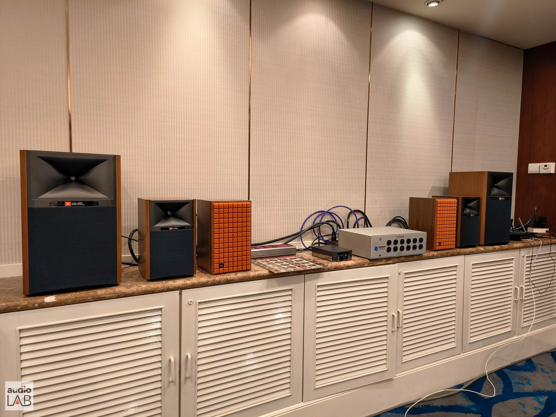 Cong-tac-chuan-bi-trien-lam-am-thanh-trieu-do-viet-nam-hi-end-show-2023-ha-noi-audio-lab (10 o...jpg
