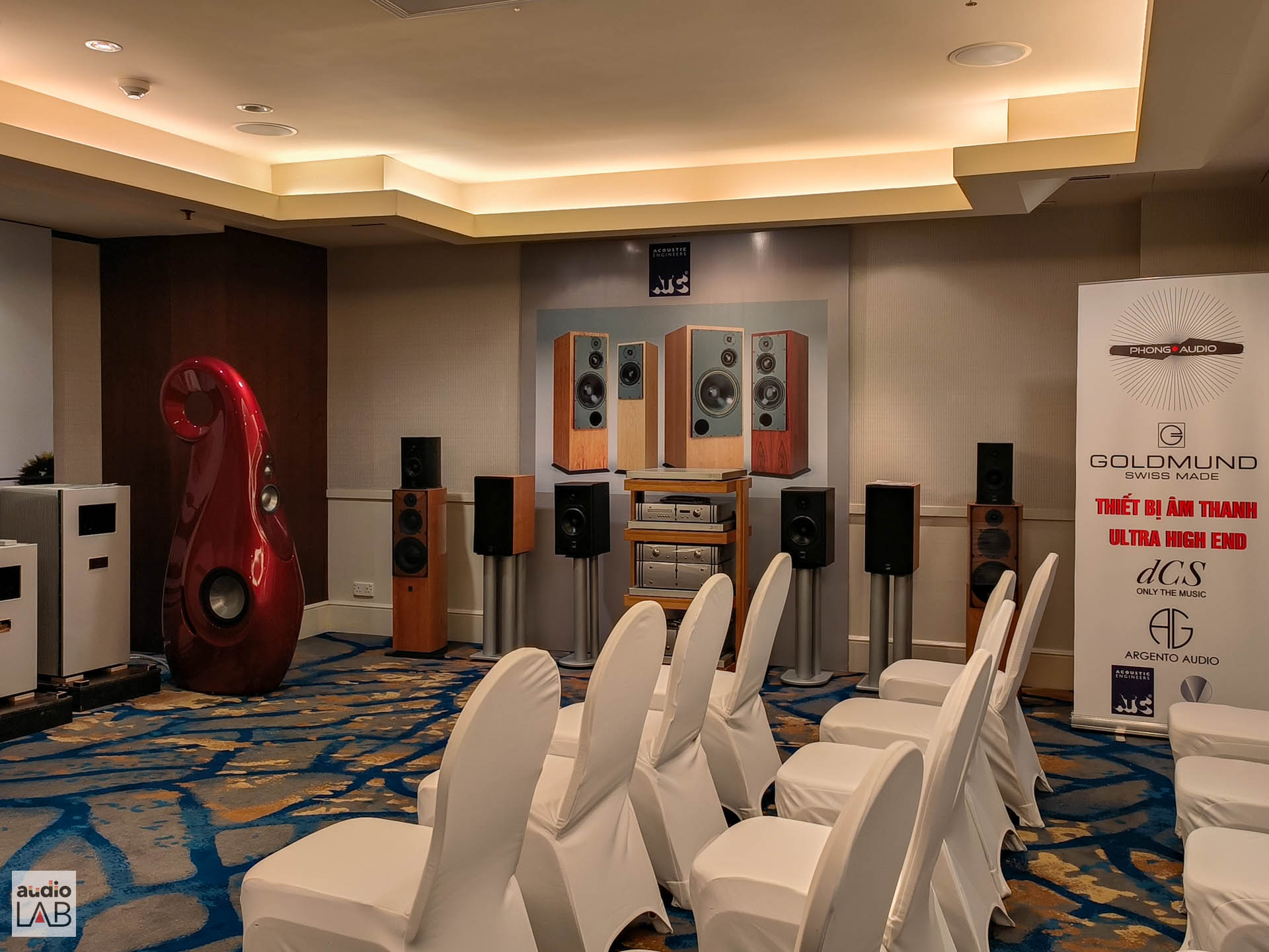 Cong-tac-chuan-bi-trien-lam-am-thanh-trieu-do-viet-nam-hi-end-show-2023-ha-noi-audio-lab (15 o...jpg