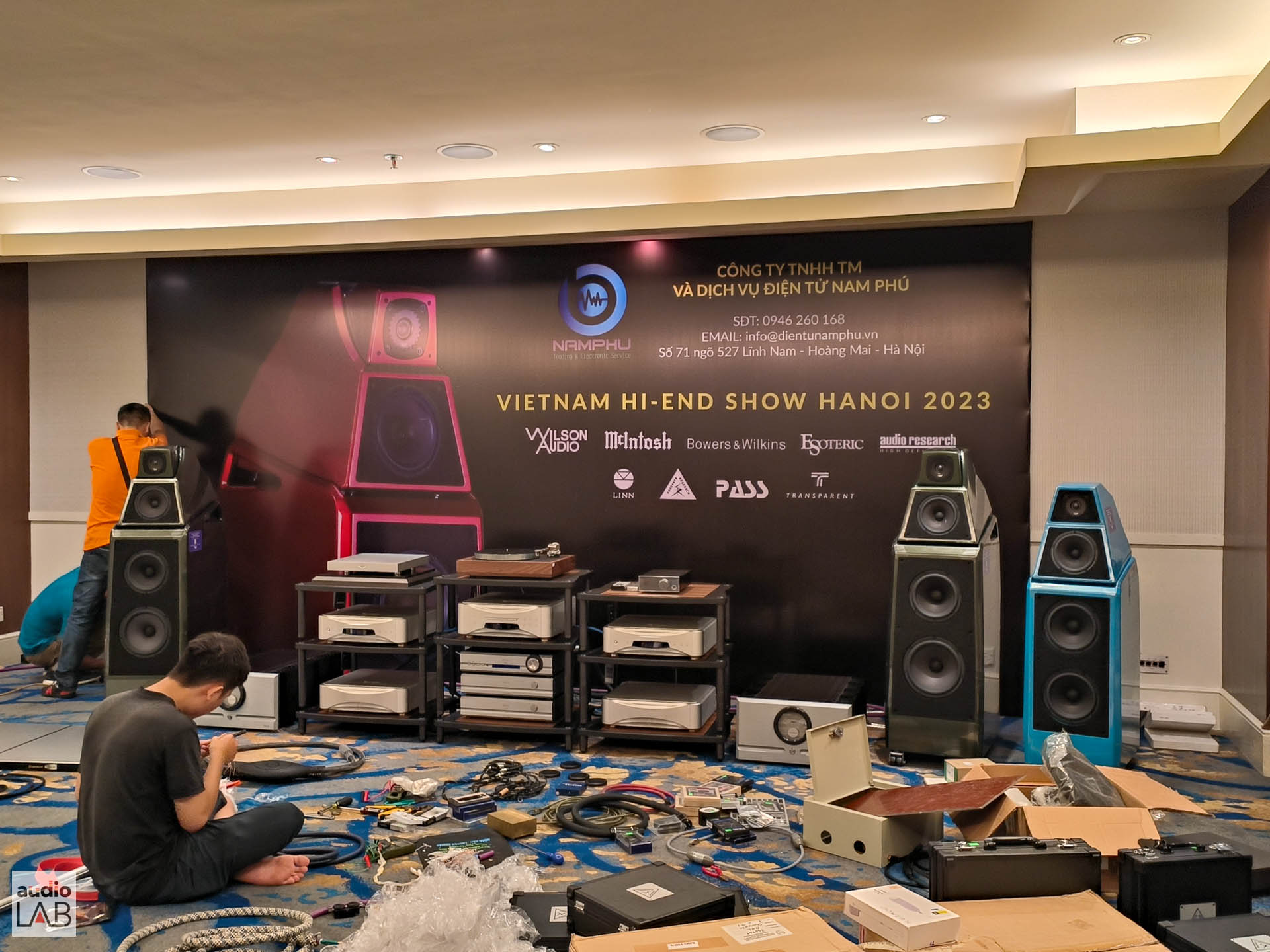 Cong-tac-chuan-bi-trien-lam-am-thanh-trieu-do-viet-nam-hi-end-show-2023-ha-noi-audio-lab (16 o...jpg
