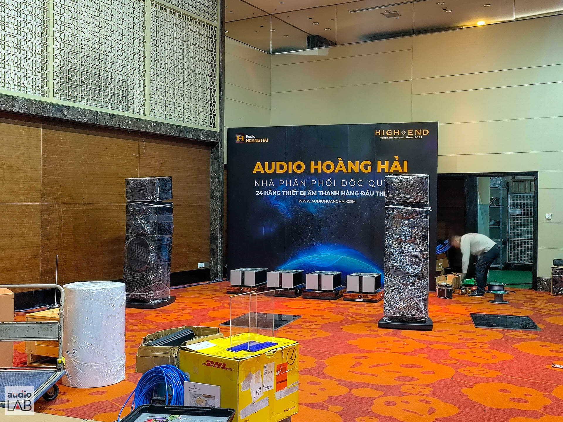 Cong-tac-chuan-bi-trien-lam-am-thanh-trieu-do-viet-nam-hi-end-show-2023-ha-noi-audio-lab (7 of...jpg