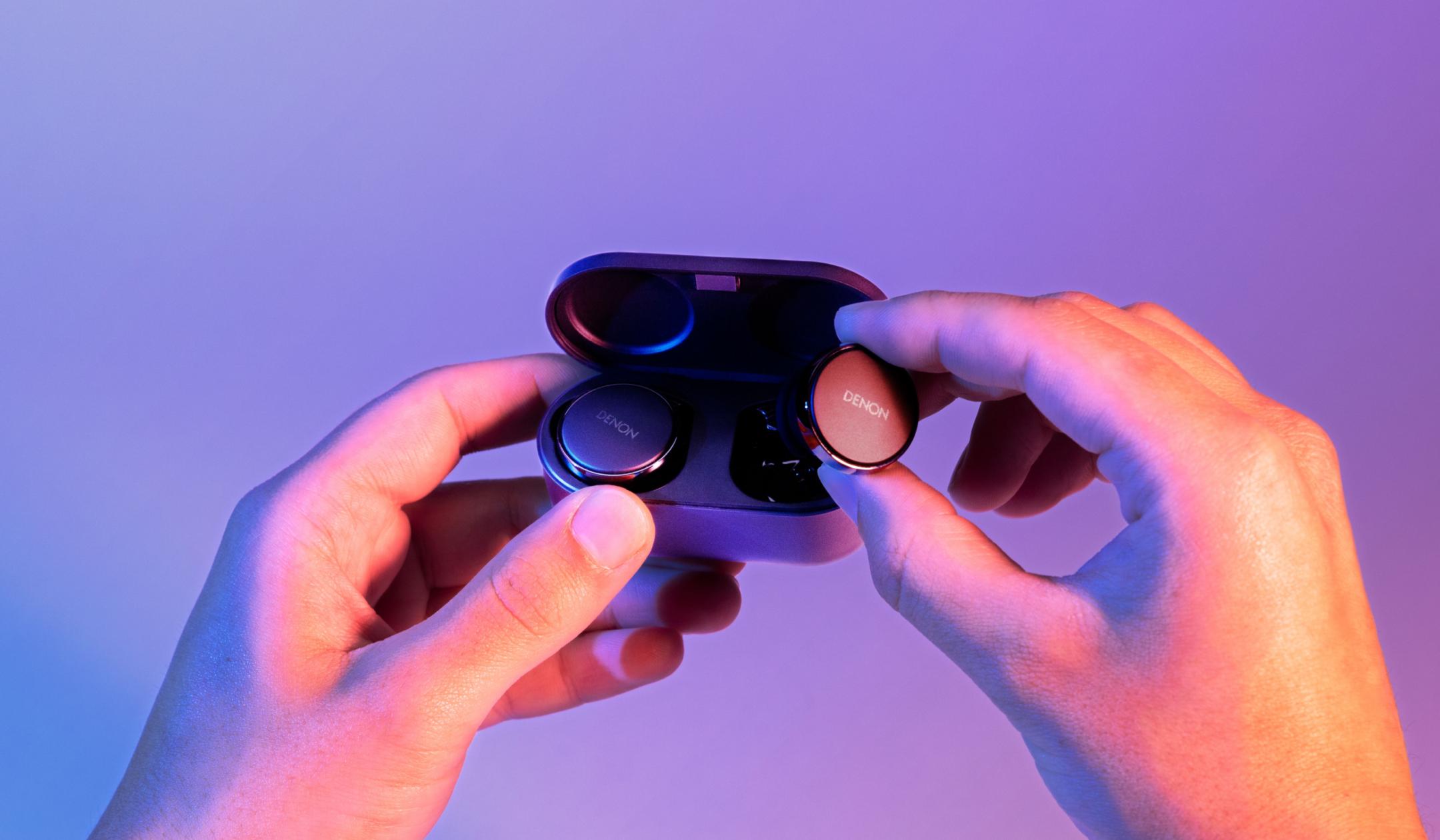 Denon PerL Series ra mắt: Bộ đôi true wireless có khả năng đo độ nhạy cảm của tai để tune âm