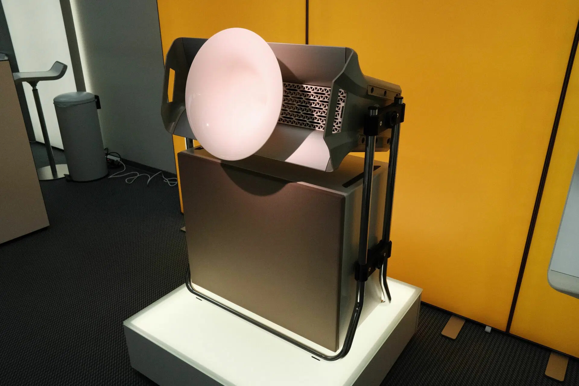 Avantgarde Colibri C2: Khi thương hiệu loa kèn Ultra High-End chế tác loa lifestyle sang trọng
