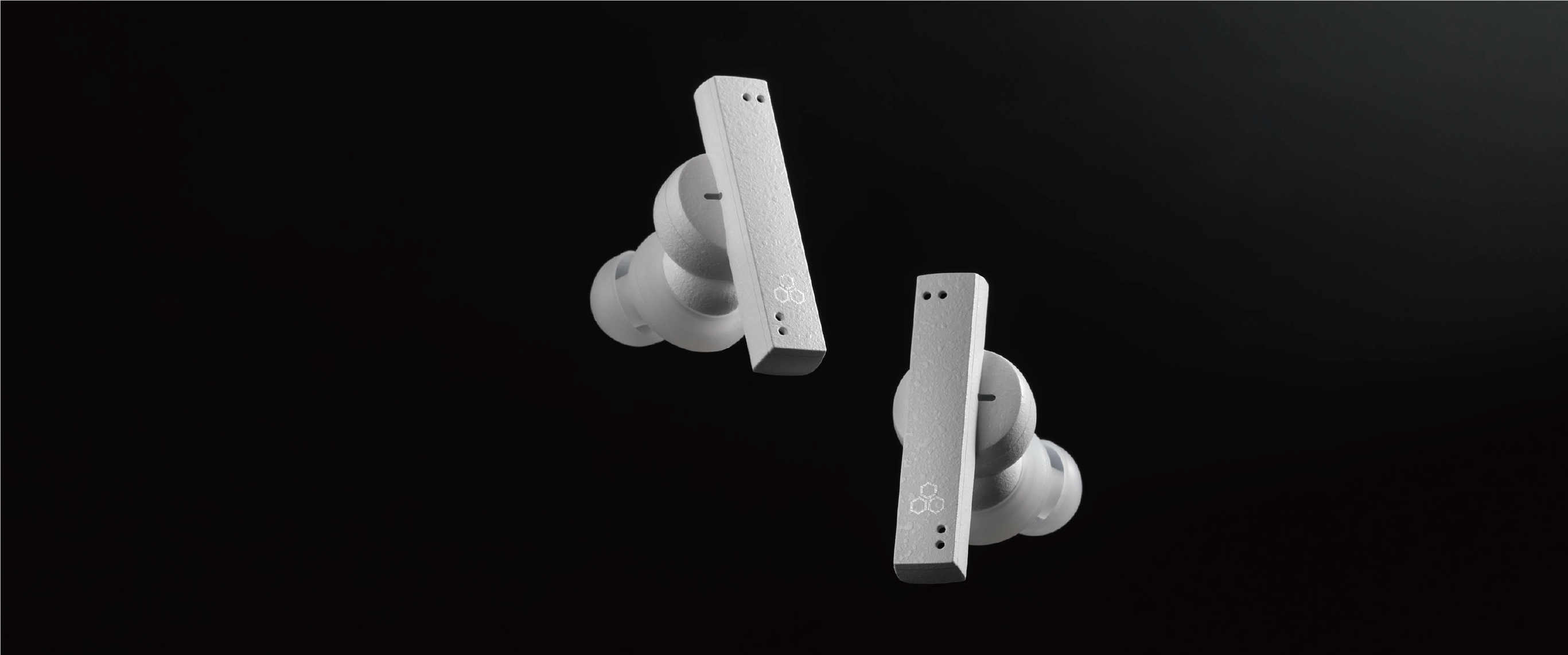Đây là Final Audio ZE8000 - Tai nghe đầu tiên trên thế giới sở hữu "âm thanh 8K"