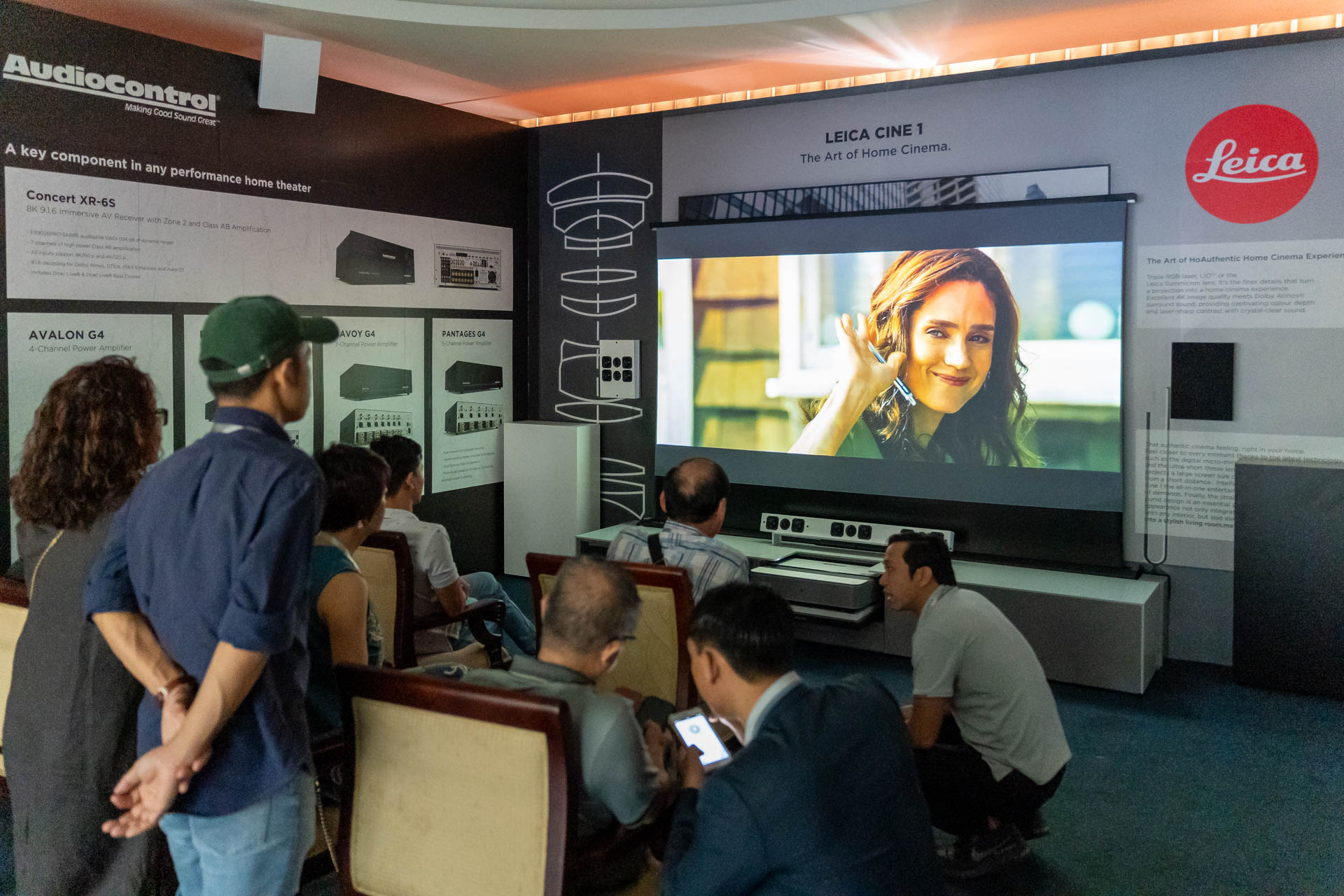 Trải Nghiệm Home Cinema Chuyên Nghiệp Ngay Tại Phòng Phim Của Goldenduck Tại P.H.E Show 2024