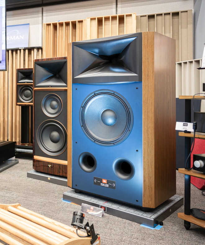 JBL 4369 Media LAB 2.jpg