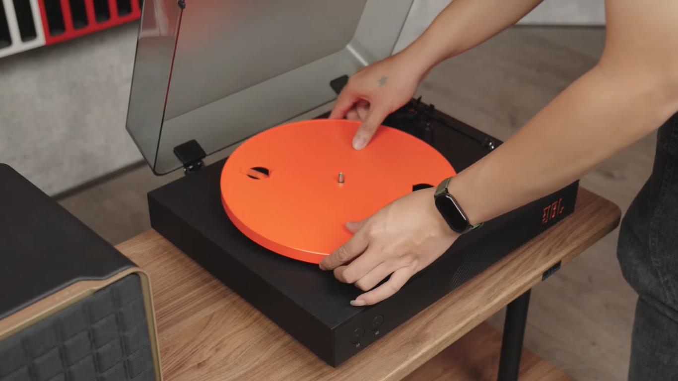 Trải nghiệm JBL Spinner BT - Mẫu mâm than nhiều công nghệ, hướng trực ...