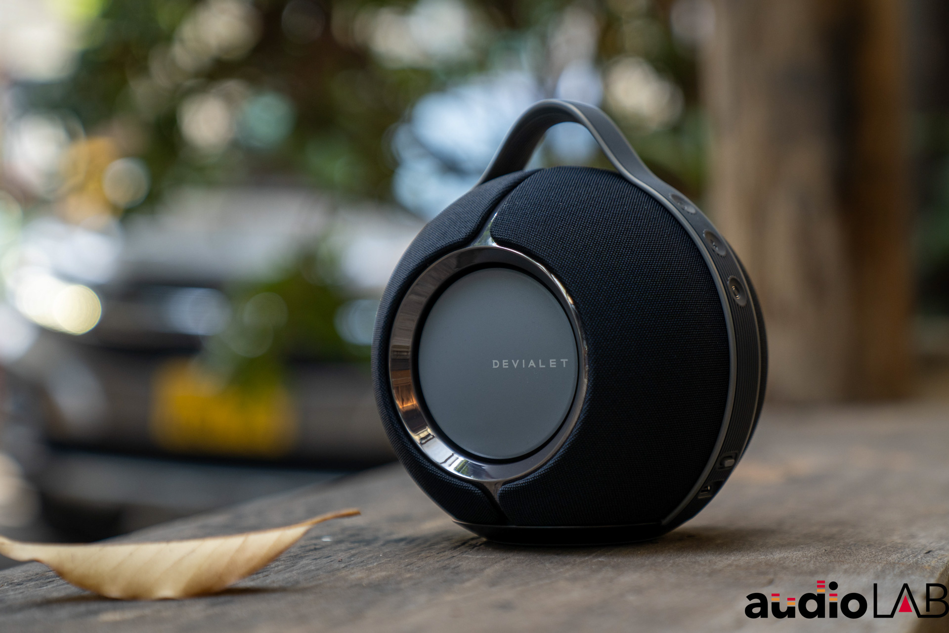 Trên tay Devialet Mania - Loa bluetooth nhỏ gọn giá nghìn đô, bất ngờ với chất âm rất "người lớn"