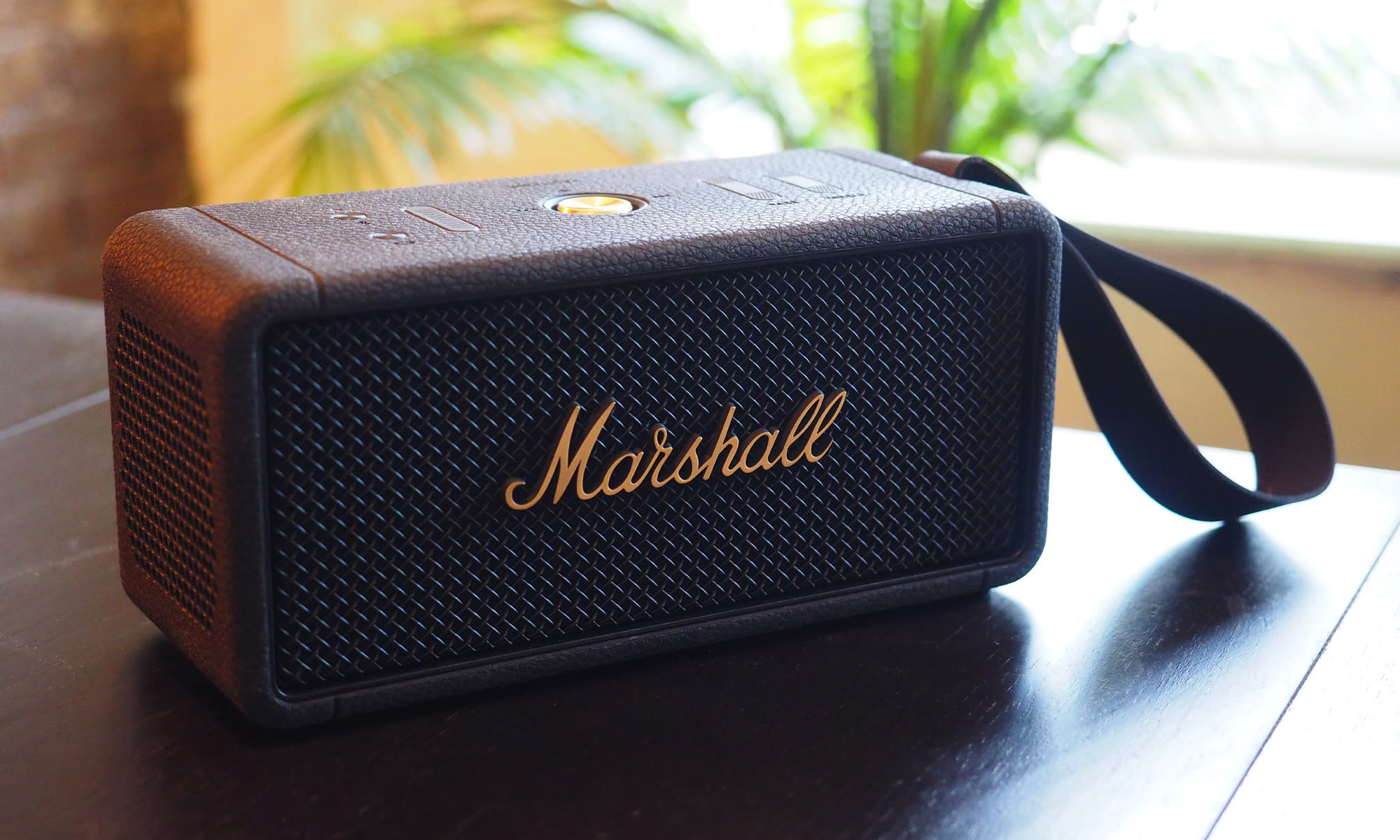 Marshall ra mắt loa di động Middleton mới, thiết kế đậm chất cổ điển, có kháng nước, giá bán vẫn cao