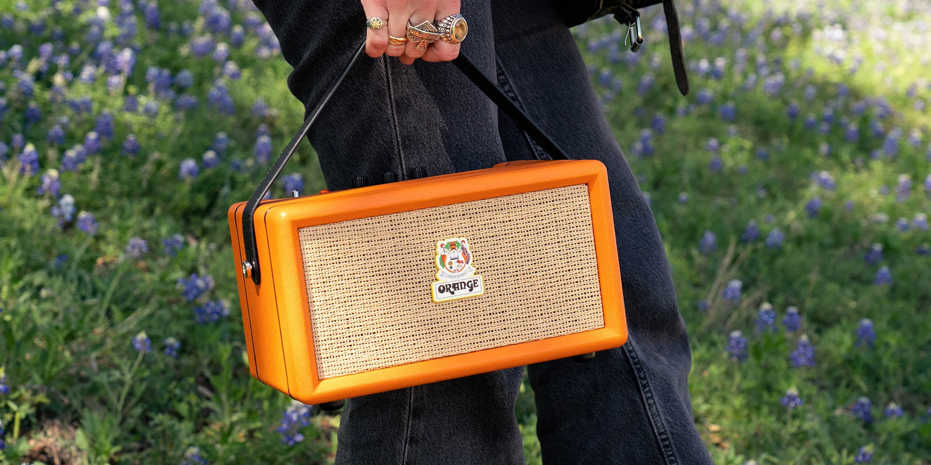 Orange Amplifers ra mắt bộ đôi loa di động "CAM" tích hợp 2 ampli, giá từ 355 USD