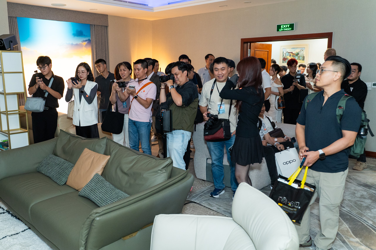 p.h.e show 2025-1.JPG