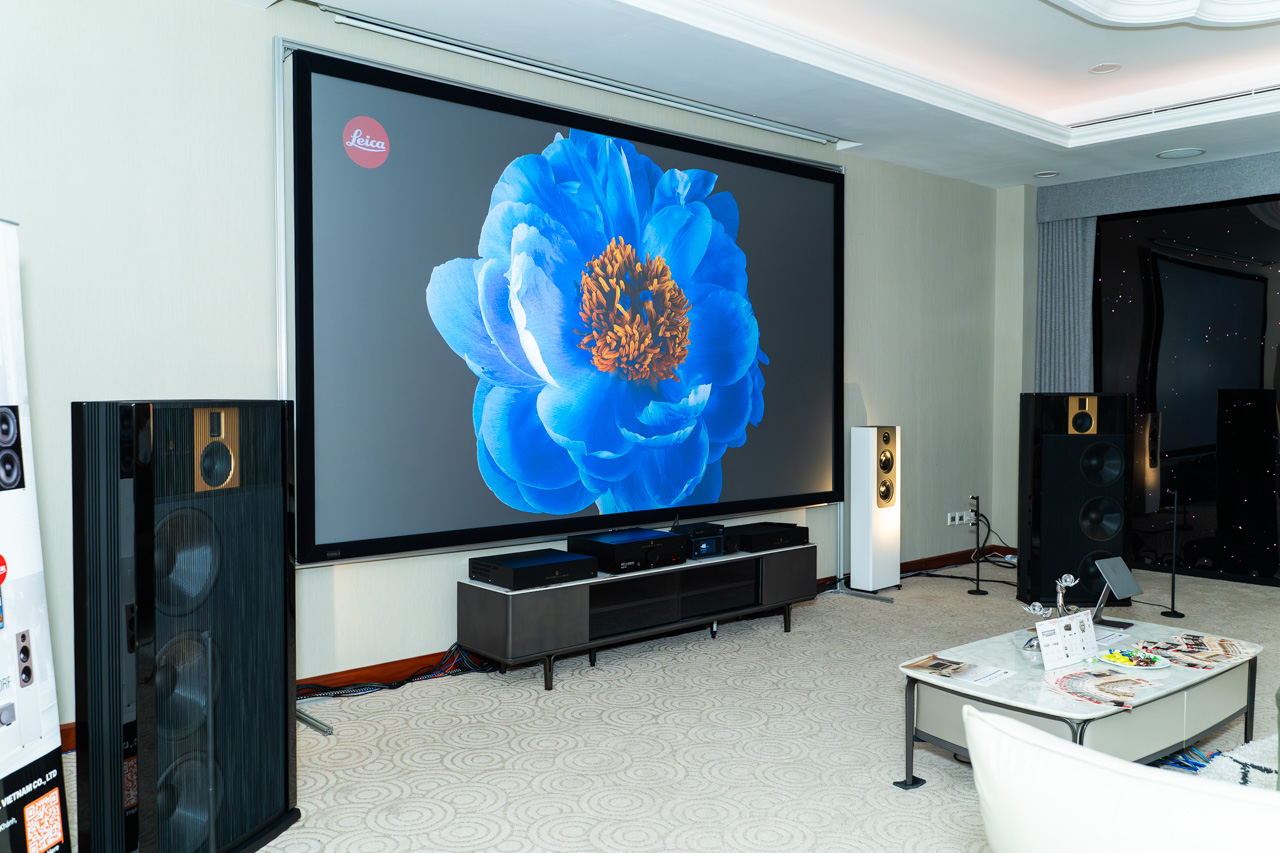 p.h.e show 2025-11.JPG