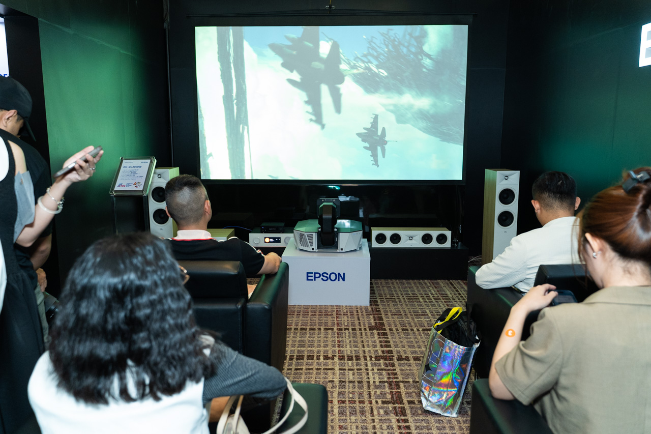 Epson – Khi ranh giới giữa rạp chiếu và phòng khách được xóa nhòa tại P.H.E Show 2025