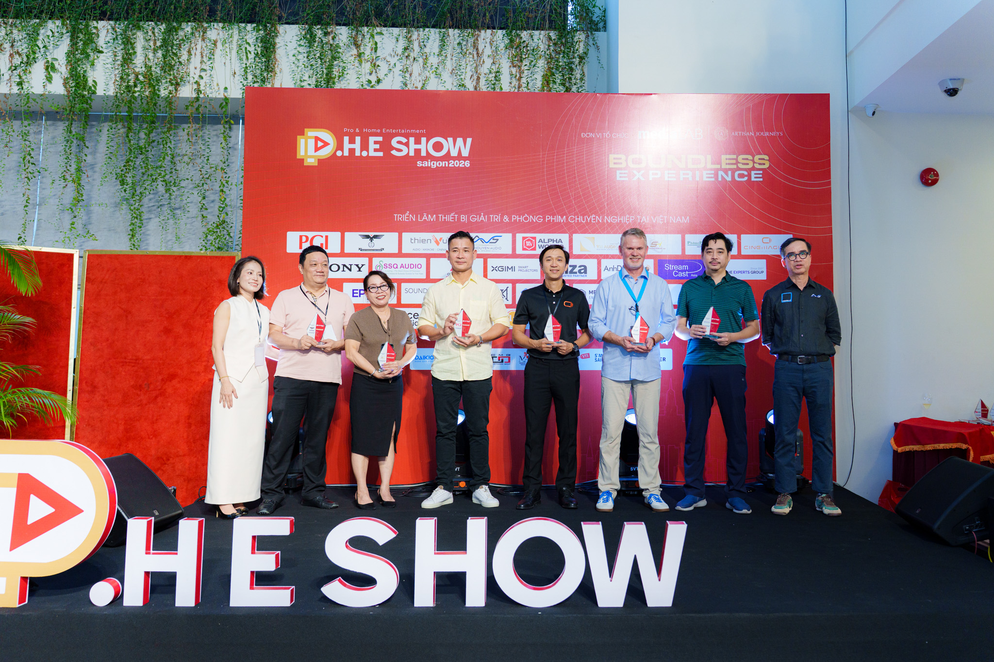 P.H.E Show 2026 chính thức khai mạc: Không gian trải nghiệm giải trí tại gia nơi công nghệ và cảm xúc hội tụ