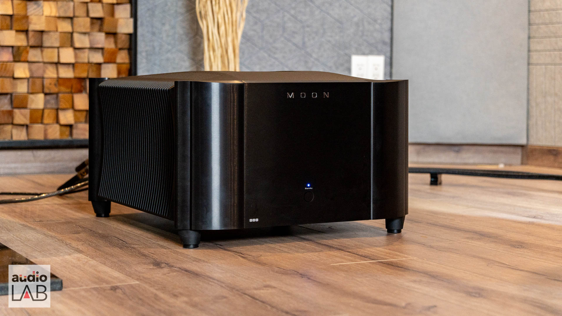 [Sneakpeak] Có gì hay ở cặp poweramp Moon 888 được Nguyễn Audio mang đến Hi-end Show Hà Nội 2023?