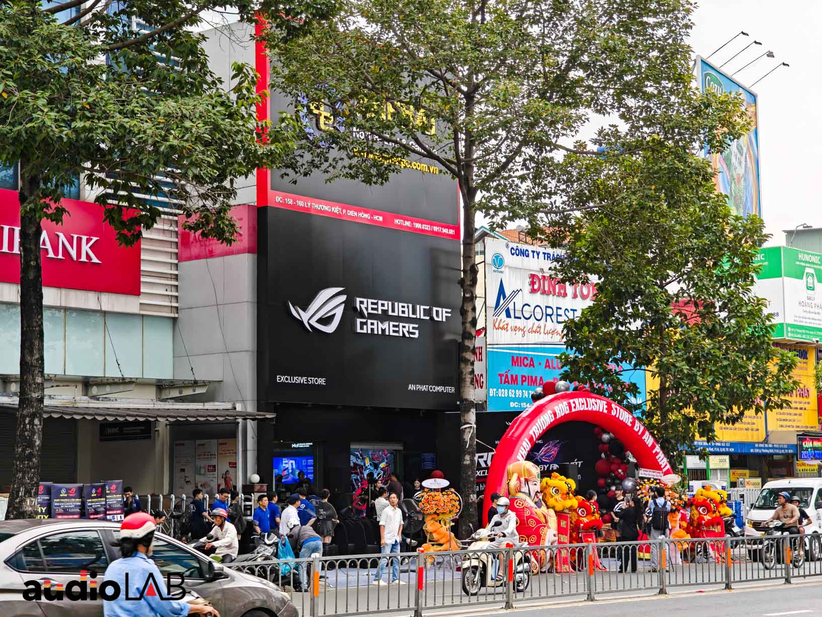 Khai trương ROG Exclusive Store - Không gian trải nghiệm Laptop Gaming ROG đẳng cấp tại TP.HCM