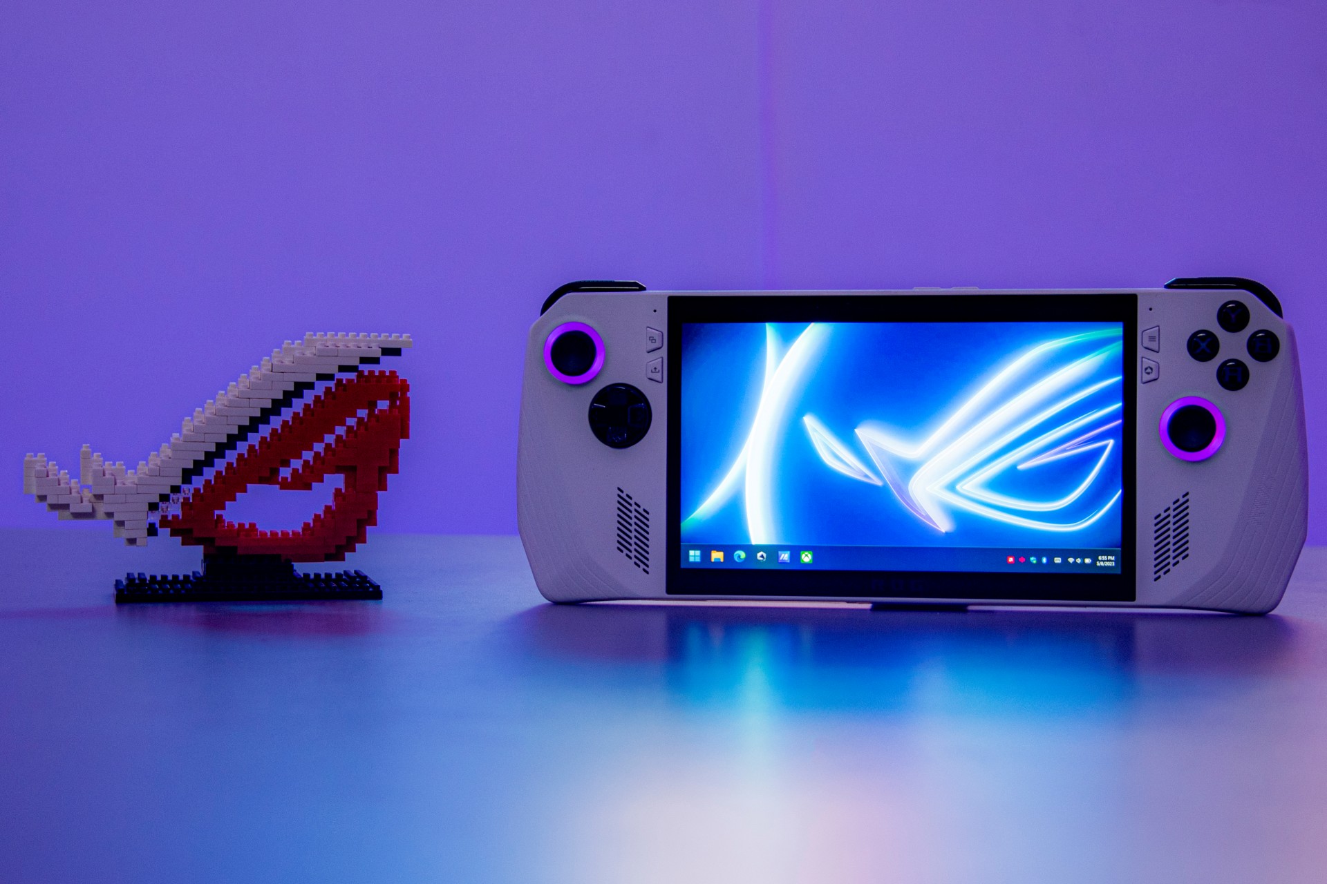 ROG Ally – Máy chơi game cầm tay đầu tiên của ASUS chính thức ra mắt