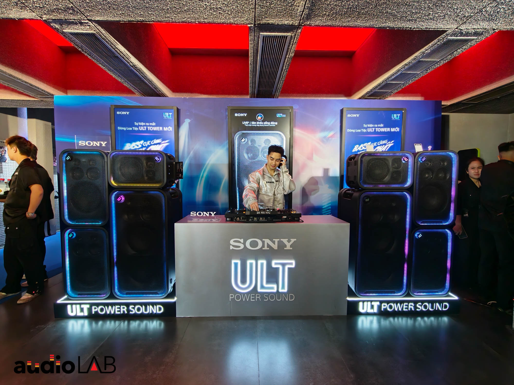 Sony Ra Mắt Dòng Loa Tiệc Tùng ULT TOWER Và Tai Nghe Mới Tại Việt Nam