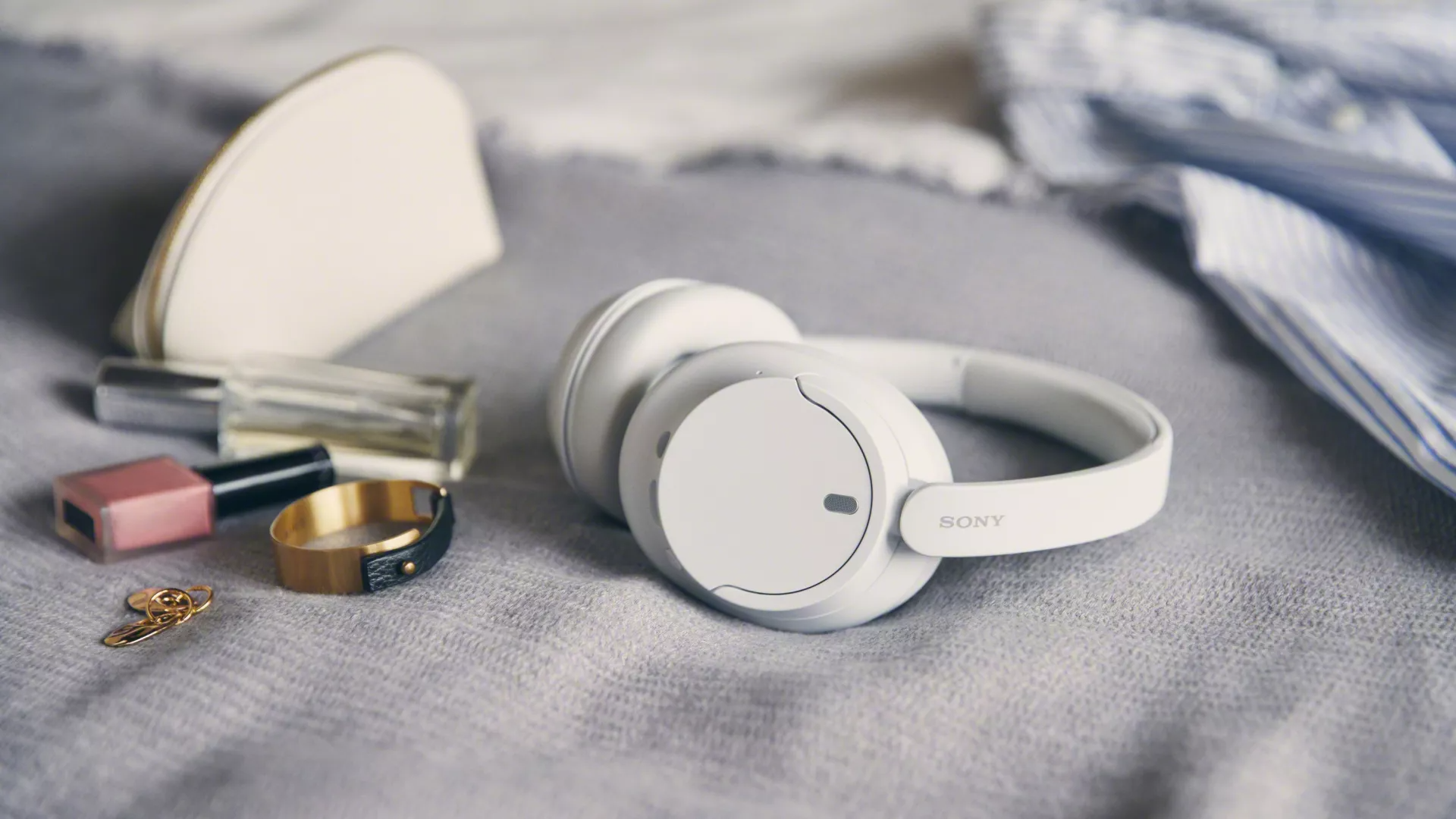Sony WH-CH720N: Tai nghe chống ồn tương đương WH-1000XM5, giá rẻ hơn một nửa