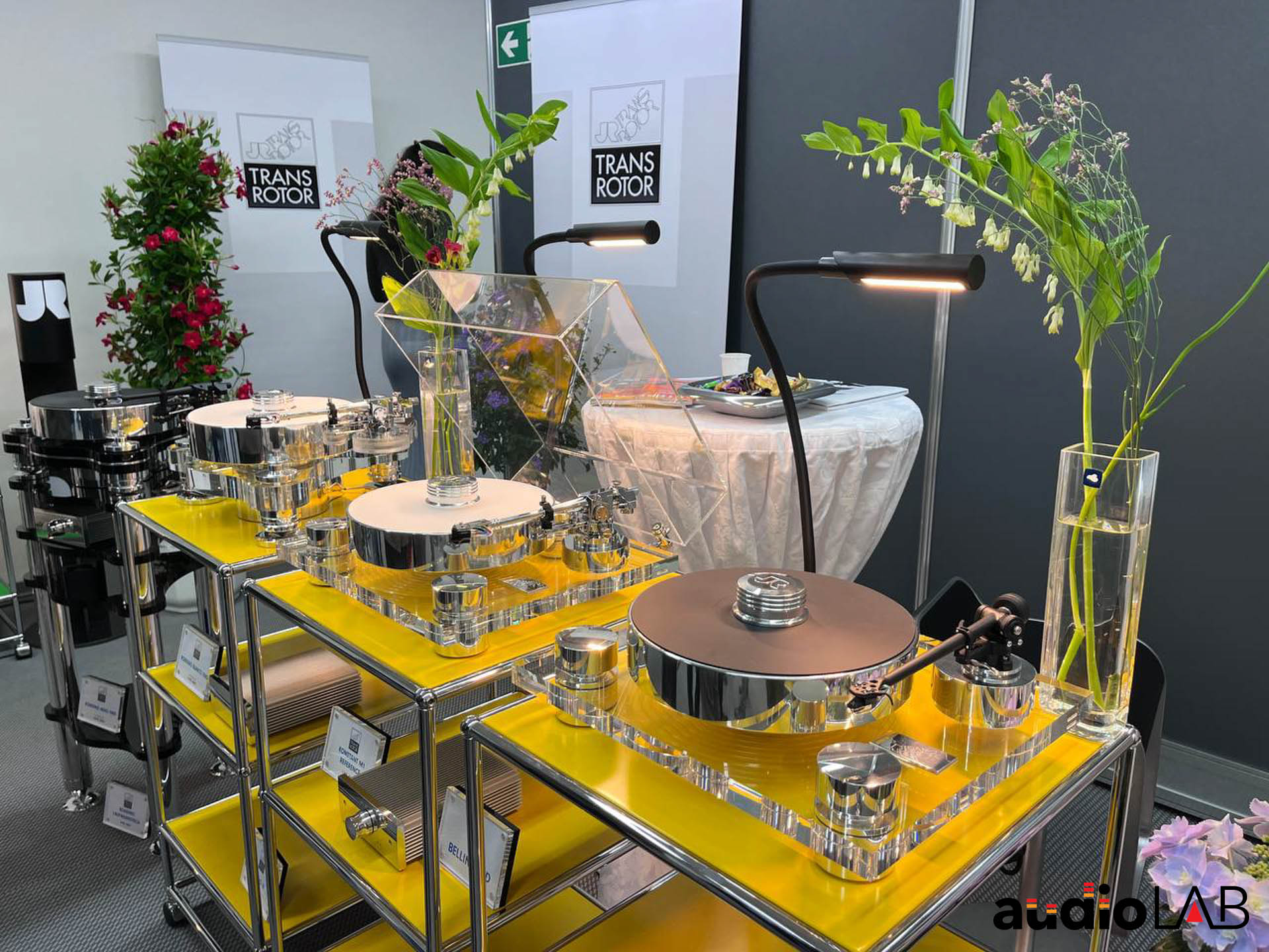 (HIGH END Munich 2023) Ngắm nhìn các mẫu mâm than trong suốt rất đẹp của Transrotor