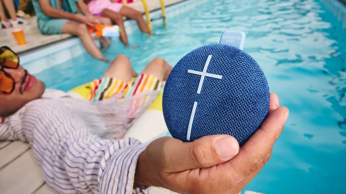 Loa Bluetooth Ultimate Ears Miniroll ra mắt: Nhỏ gọn, linh hoạt, giá 80 USD